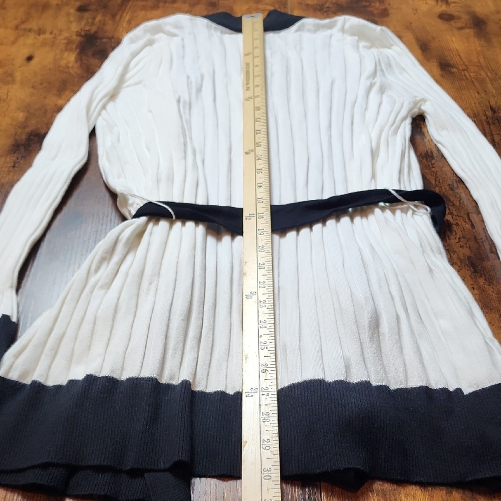 WHITE HOUSE BLACK MARKET | Belted White Longline Cardigan with Black Trim | XL - Picture 10 of 10